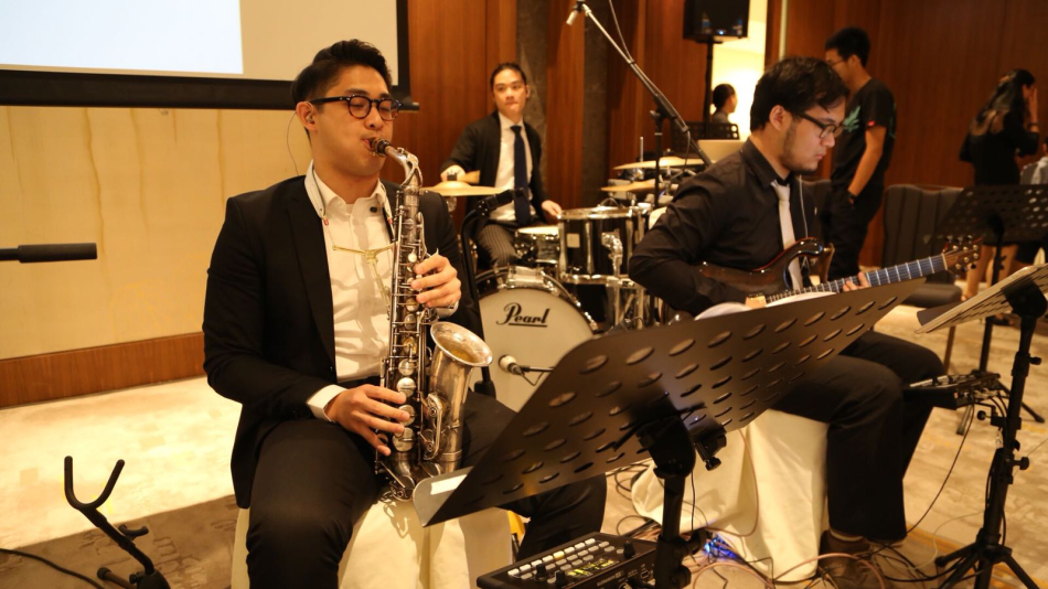 91077759-7c21-473e-8e87-900155c8489e